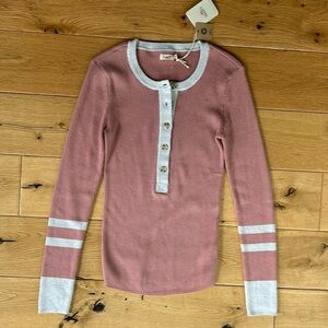 Faherty women’s long sleeve cotton/cashmere henley size small